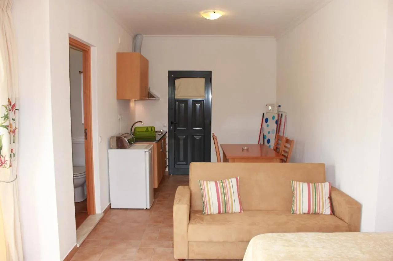 Montinhos Nature Stay 0*, Luz